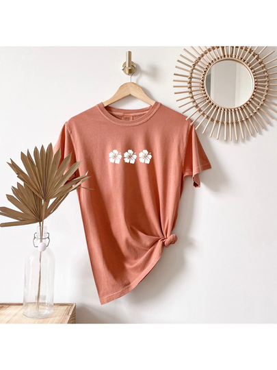 Hawaiian Hibiscus Flowers Cute Minimalist Beachy T-Shirt | Comfort Colors Handmade Cotton Boho Oversized Unisex Summer Tee