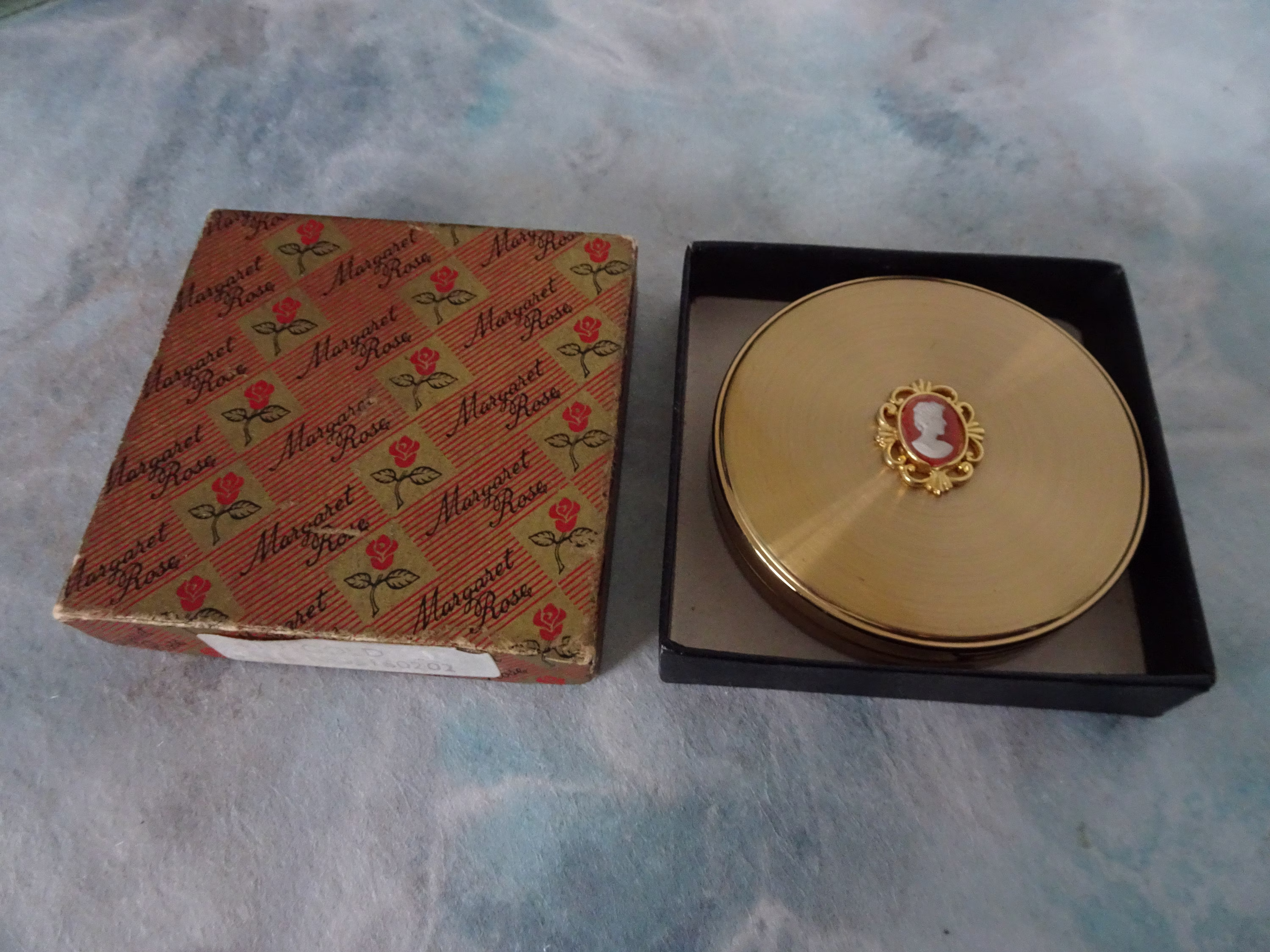 Vintage Made in England Margaret Rose Powder Compact & Box Cameo Of Lady Mount Lid Brass Vanity Case