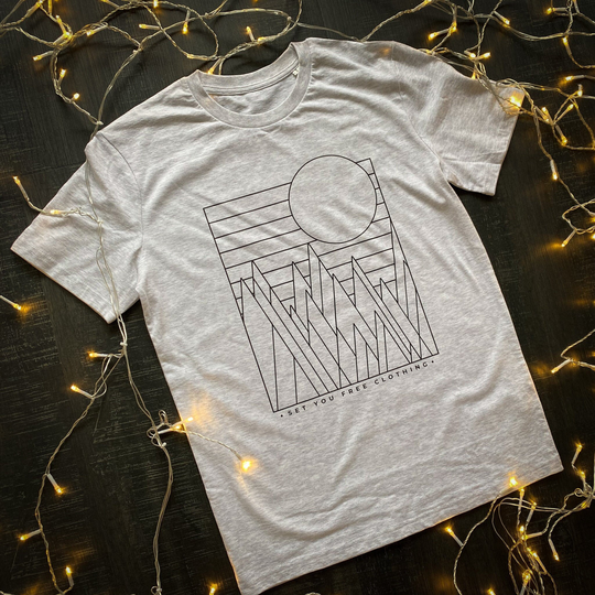 Fair, Organic & Vegan Unisex-Shirt Light Heather Grey Moon Mountains Cotton, Mountains, Stars, Universe, Abstract, Minimal