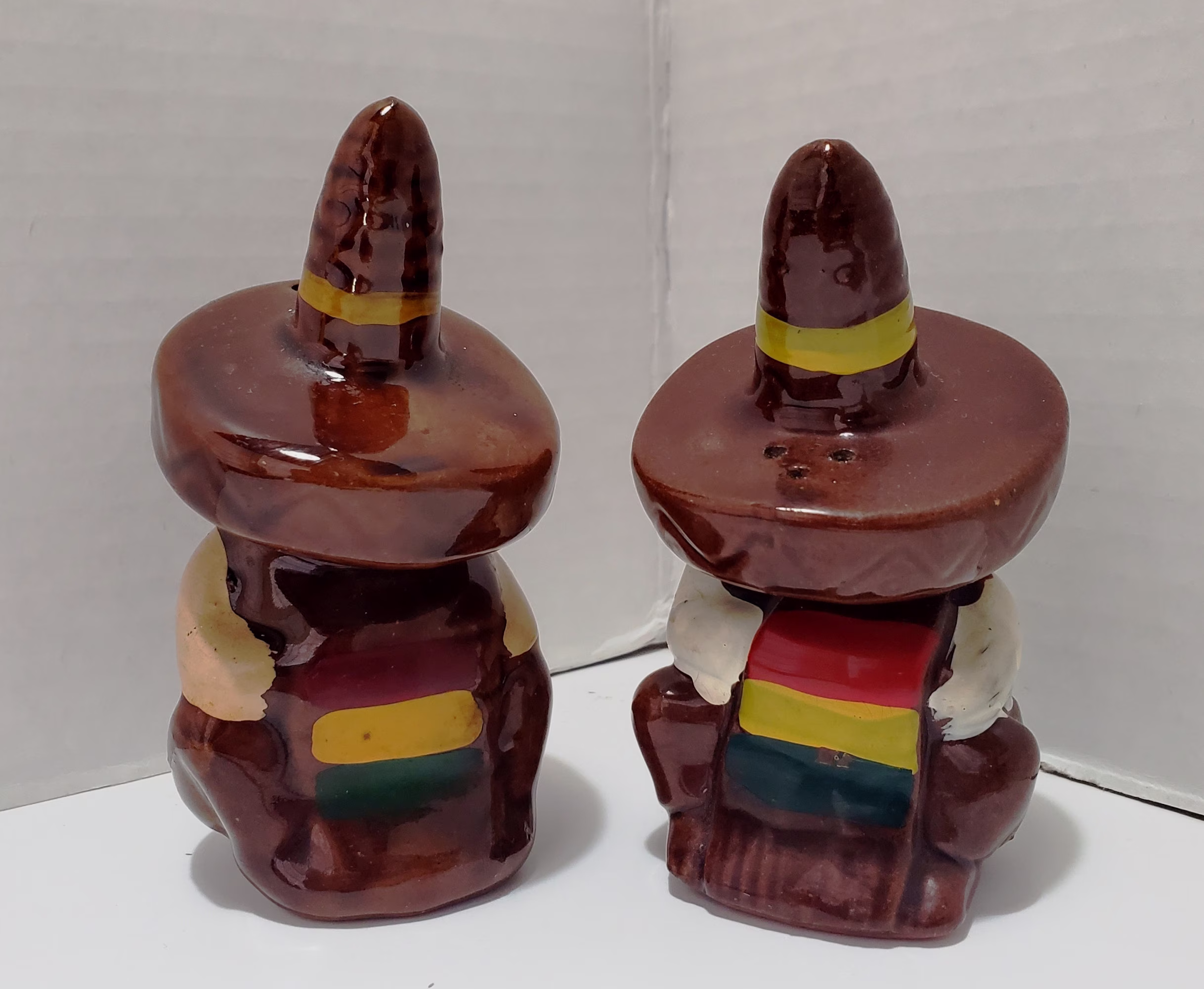 Siesta Mexican Sombrero Ceramic Salt & Pepper Souvenir Shakers