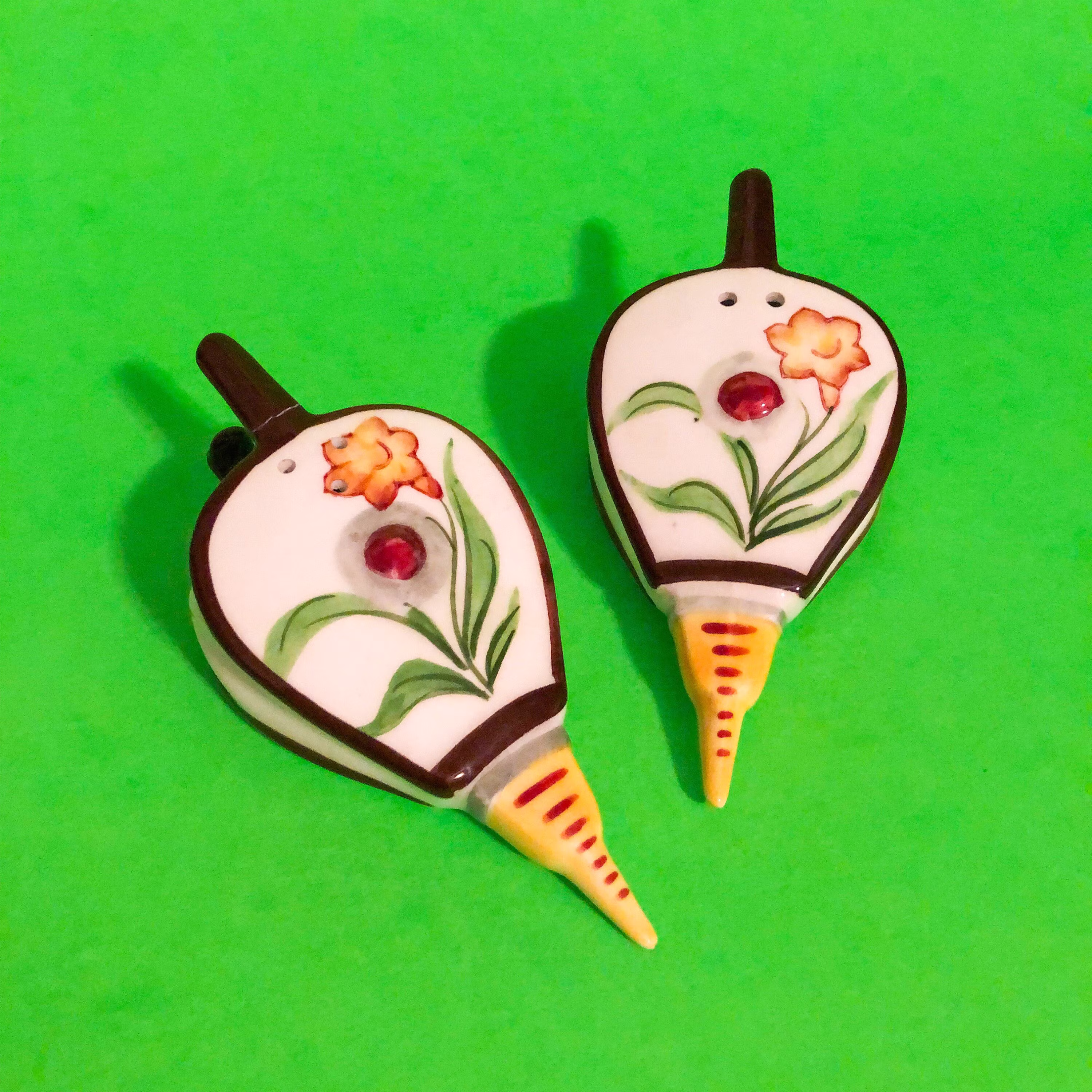 Yellow Brown Green Floral Fireplace Bellows Salt & Pepper Shakers - Vintage