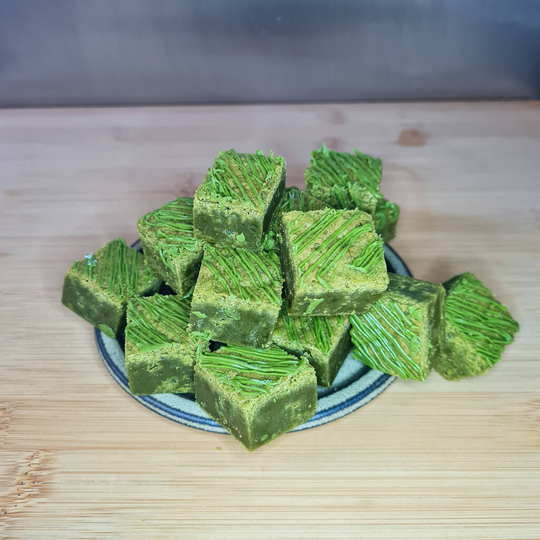 Letterbox Gourmet Matcha Blondie Bites, Personalised