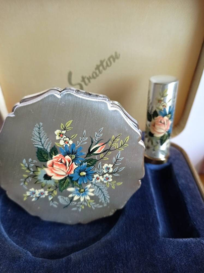 stratton Gift Set Duo Of Powder Compact Mirror & Lipview. Silver Tone Metal in Original Box. C1950's. Wonderful Vintage Gift