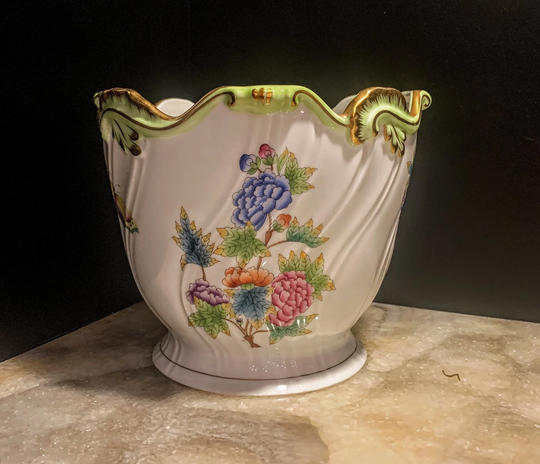 Herend Queen Victoria Ribbed Small Cachepot