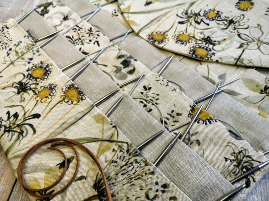 Circular Needle Organizer Luxury Linen Case Meadow Daisy Hedgerow Needle Holder Roll For 10/15/20/25/30/35/40/50/60 Handmade Fabric Gift