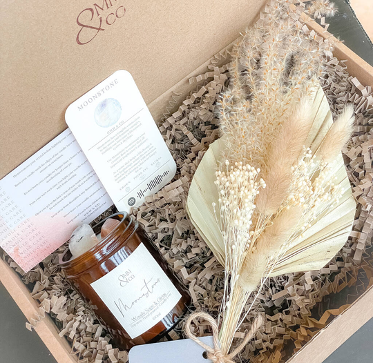 Crystal Soy Candle And Dried Floral Bouquet Gift Box