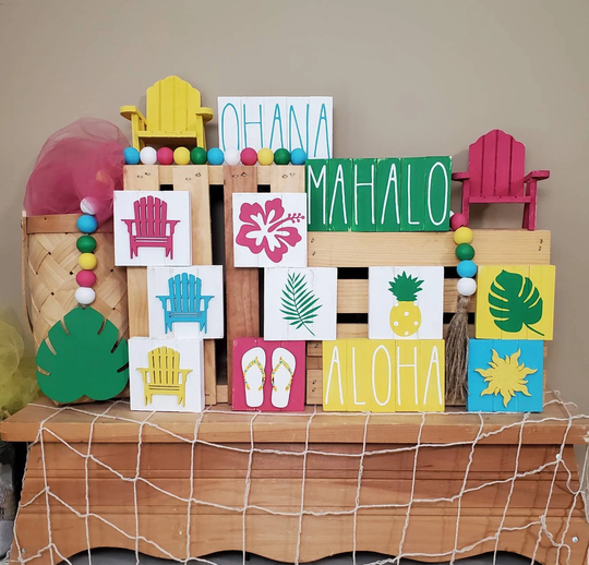 Hawaii, Aloha, Mahalo, Tiered Tray Sign, Beach House Decor, Wood Bead Garland, Flip Flop, Pineapple, Palm Frond, Shelf Sitter, Gift