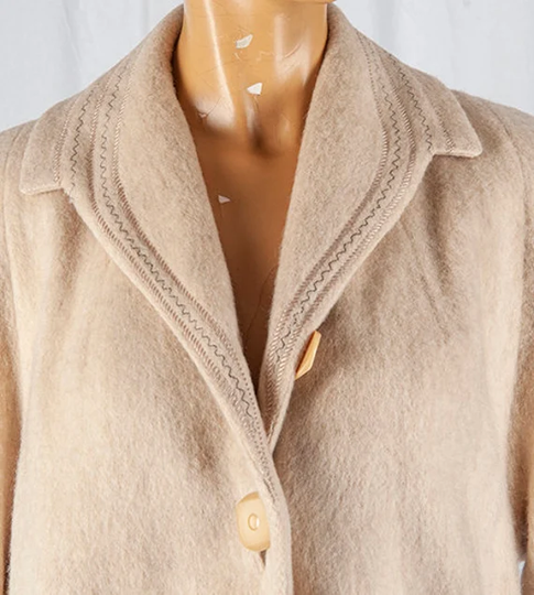1950S Wool Swing Coat W Bakelite Buttons, Collar Detail & Wide Cuffs. Creamy Heather Texture Color 3 Season