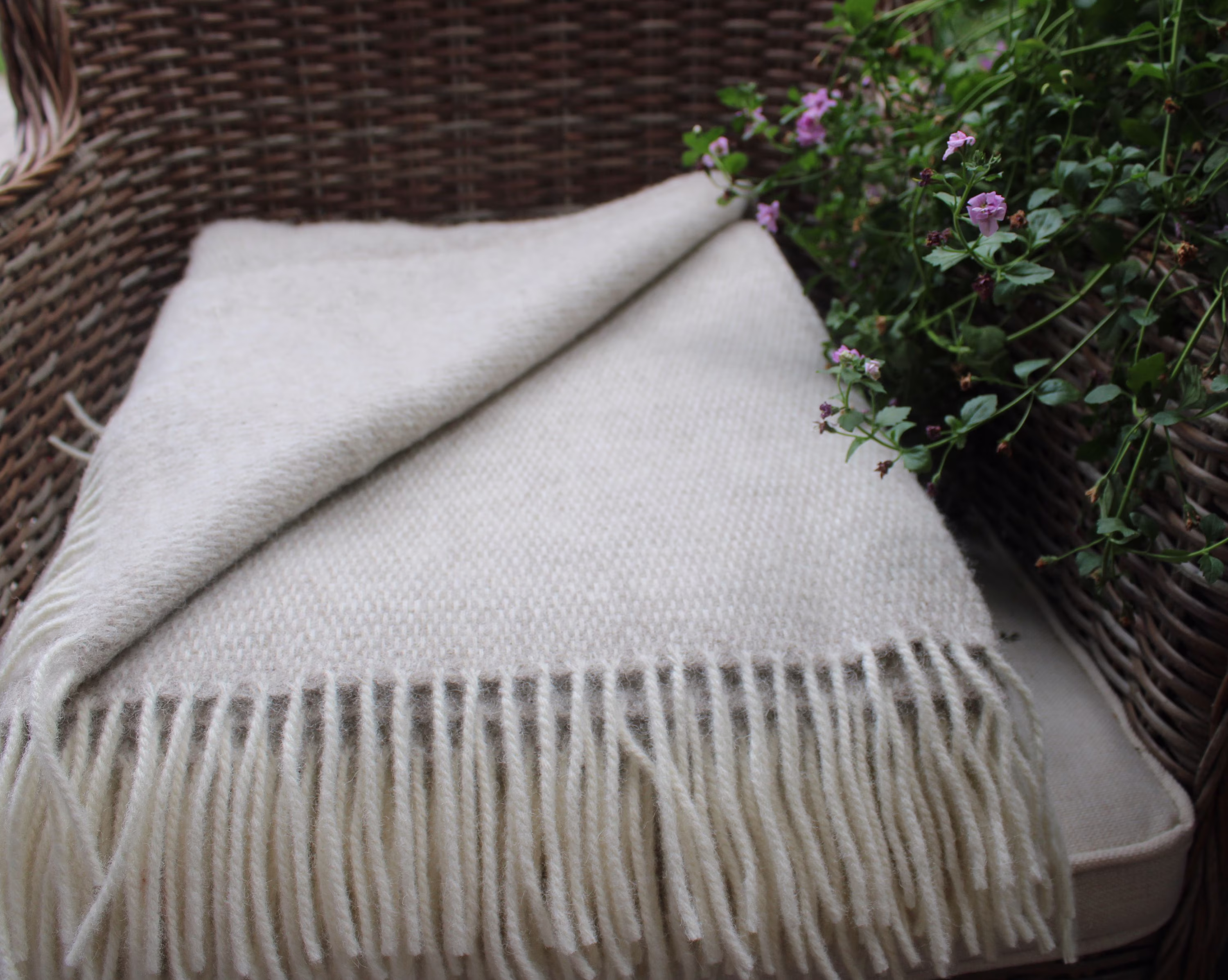Highest Quality Organic Sheep Wool Blanket 100% Natural Throw Large Sofa Home Decor Size 51x83 in Eco Bedspread Gift