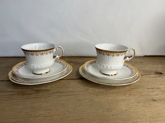 Vintage Pair Of Elizabethan Classic Trio'a White & Gold Tea Cups, Saucer Side Plates - in Good Condition