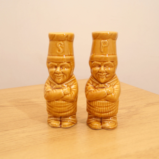 Vintage Salt & Pepper Shakers in Shape Of Chefs || China/Ceramic