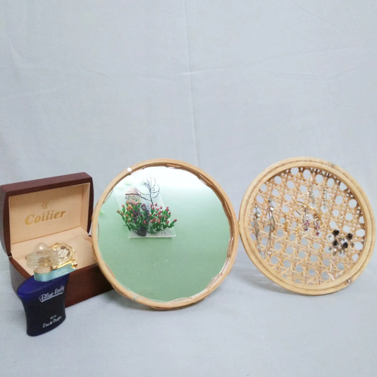 Vanity Mirror With Earring Organizer Cane Weaving Rattan Rustic Classic Bed Room Décor Traveler Webbing Holder Retro Unique Gift For Ladies