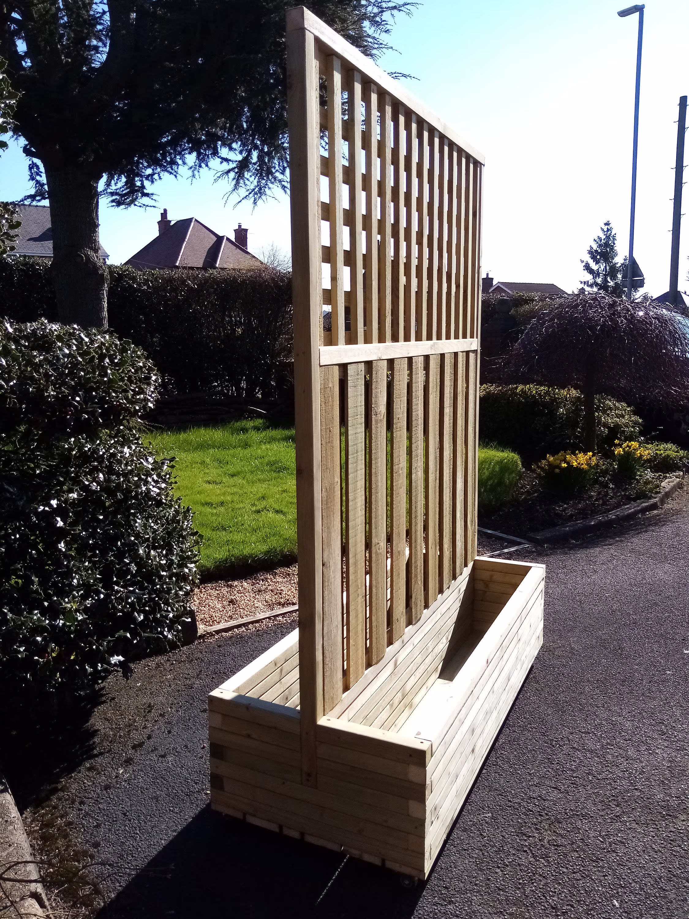 The Snowshill Double Planter With Privacy Screen & Trellis Panel Tanalised Wood Cotswold Collection