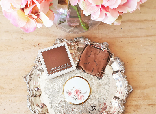 stratton Vintage Powder Compact, Unused White With Pink Flowers, Gold Tone Floral Cosmetic Case, in Sleeve & Original Box 1970S