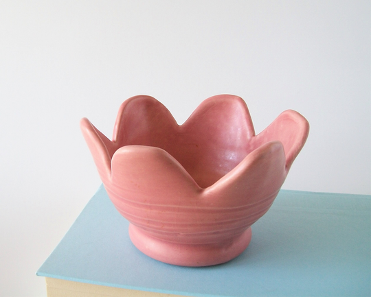 Vintage Rose Pink Pottery Planter, Deep Scallop Rim/Edge. Matte Glaze, Unmarked