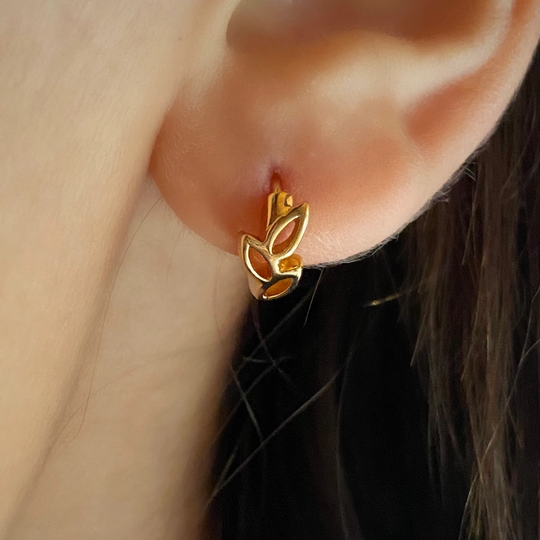 Leaf Hoop Earrings, Organic Charm Hoops, Tiny Earring , Minimalist Huggie Dainty Natural Shaped