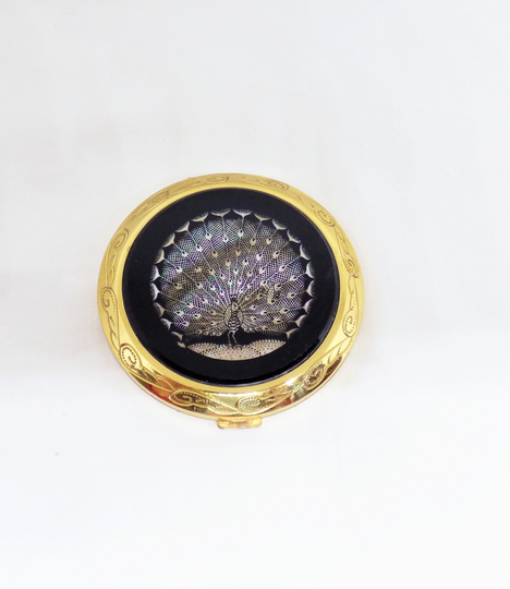 Vintage 1950S Gold Plated Powder Compact Peacock Centre Black Rim Over Mother Of Pearl Nice Quality Pieces For The Collector