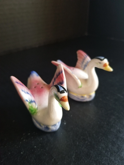 Hand Painted Swan Salt & Pepper Shakers