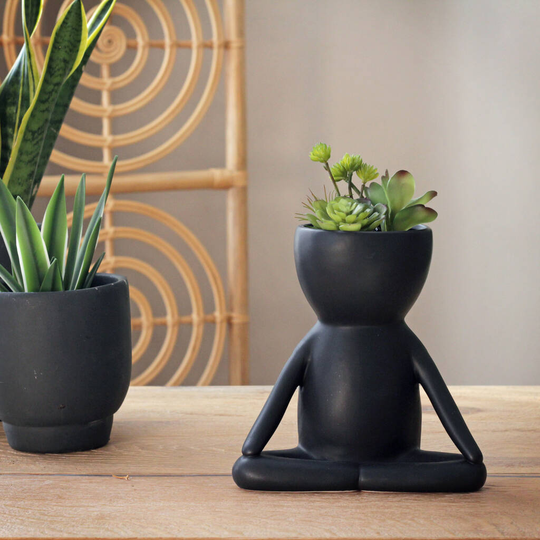 Black 'Namaste' Plant Pot