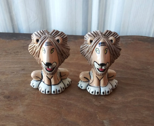 Vintage Tawny Scrawny Lion Salt & Pepper Shakers Cute Cartoon Ceramic Smiling Lion's Mane 60's Mid Century Kitchen Decor