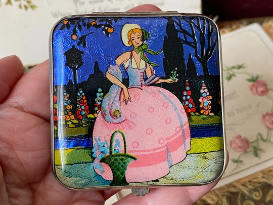 Unusual Antique Art Deco 1930S Gwenda Foiled Back Crinoline Lady Pink Dress Design Vanity Powder Compact | 3