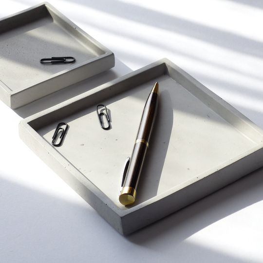 Atelier Ideco - Concrete Gray Square Plate
