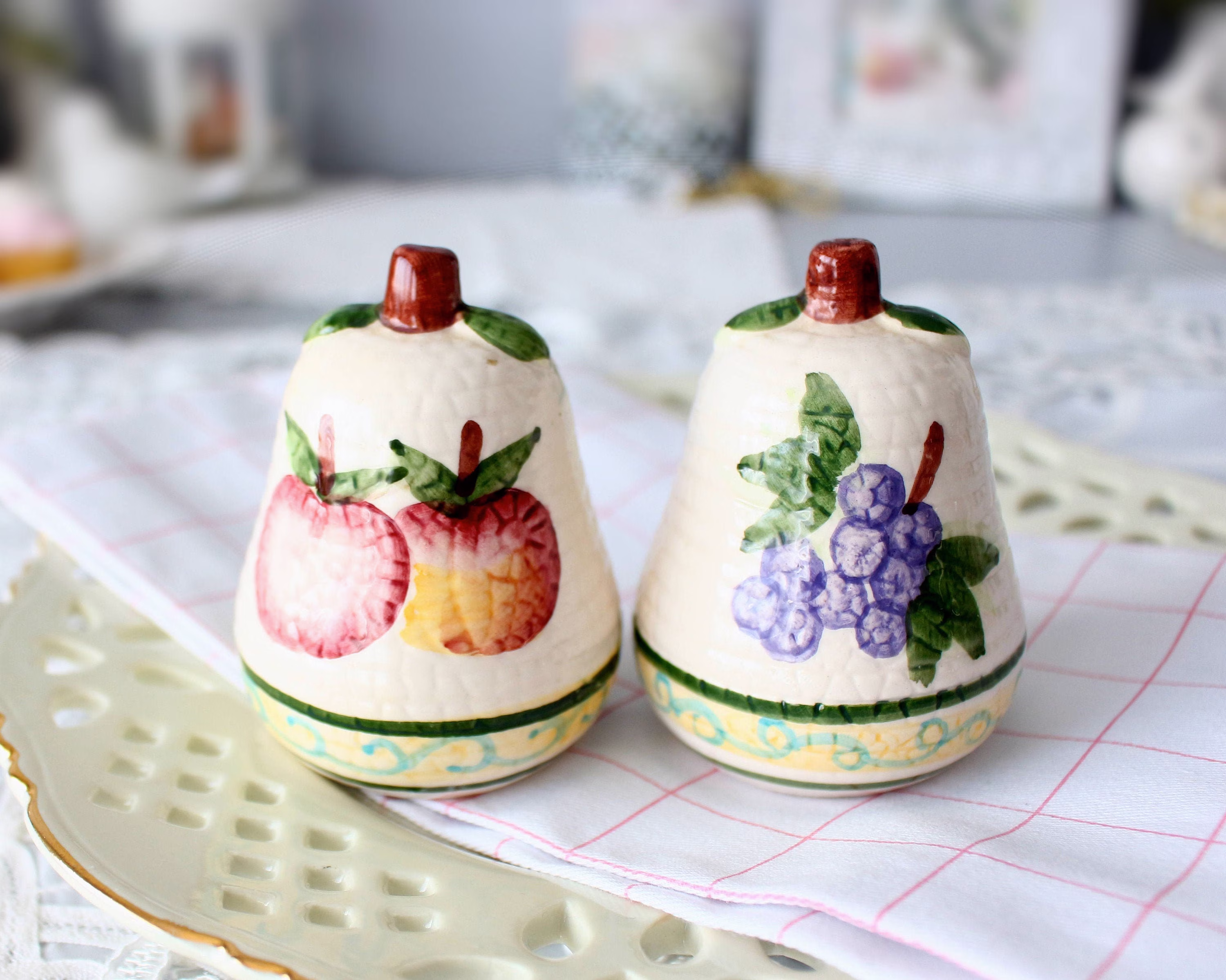 Vintage Salt & Pepper Shakers, Pear Shaped Set Of 2, Condiment Holders, Ceramic Shakers With Fruits, Containers, Fancy, Seasoning