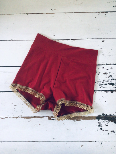 Organic Cotton Booty Shorts With High Waist & Gold Lace