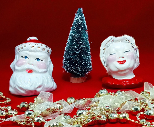 Delightful Santa Claus & Mrs. Salt Pepper Shakers, Christmas Holiday Decorations