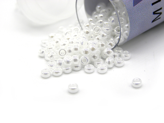 11/0 | 2 Mm Miyuki Round Japanese Seed Beads - 8.5 G Vial Pearl Ceylon White | 11-9420