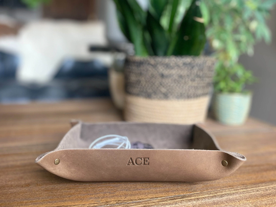 Personalized Leather Valet Tray. Full Grain Catchall. Desk Organizer. Corporate Gift. Engraved For Him