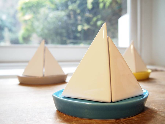 Memory Of Falmouth Salt And Pepper Shaker, Yellow/Brown/Blue