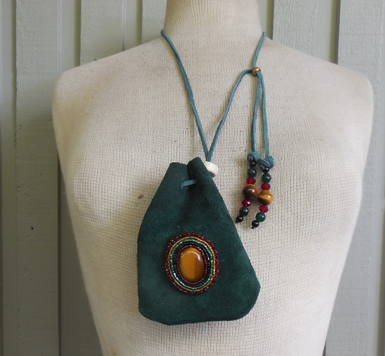 Beaded Tiger's Eye Jade Green Suede Leather Rasta Necklace Pouch Bag with Aventurine Onyx Beads Adjustable Length 12.3 X 9 cm. 4 7/8" 3 1/2