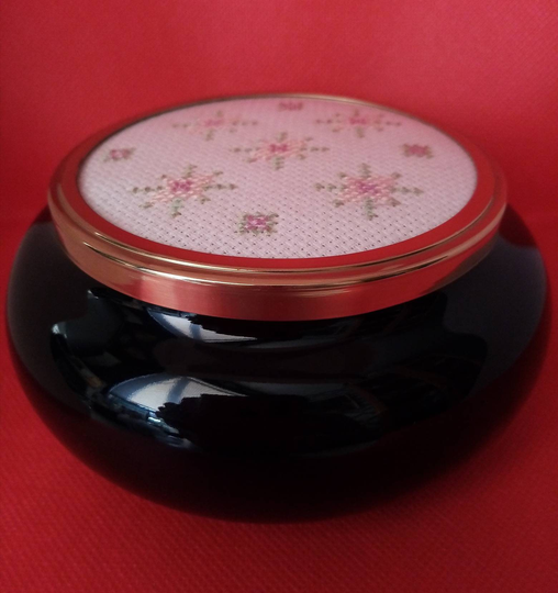 Pretty Vintage Powder Bowl/Pot With Embroidered Lid