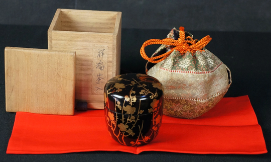 Fine Japanese Lacquered Wood Natsume Tea Caddy 1900 Maki-E Hand Craft