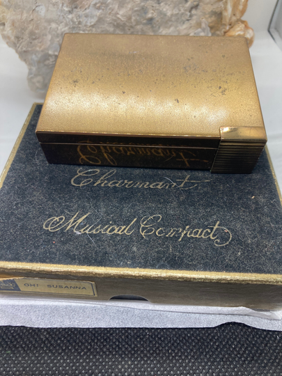 1940S Vintage Charmant Luxury Musical Box Compact in Original Case