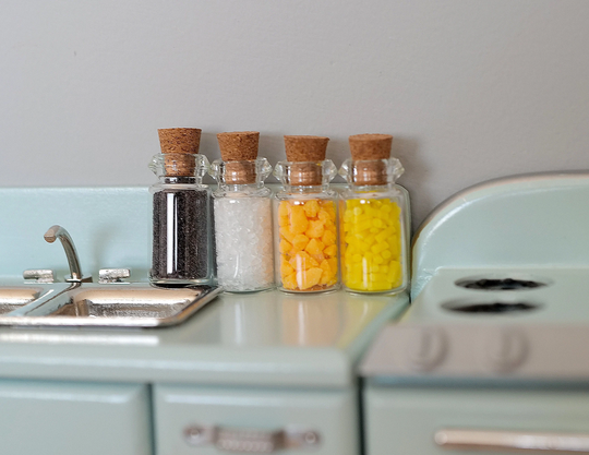 112 Dollhouse Miniature Glass Kitchen Spice Seasoning Container Bottle Set Of 4 With Corks & Ingredients - C