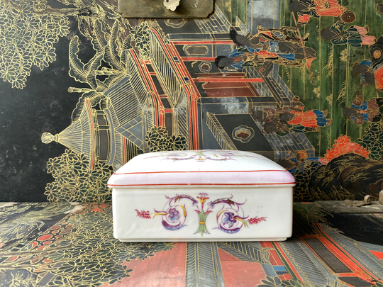 Fancy Box Memoire Cherie Legendary Powder Dusting Makeup High End Vanity She Shed Pink Iris Jewelry French