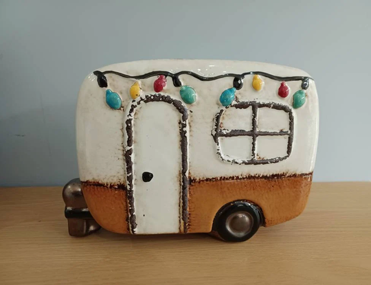 Caravan Planter Cream & Brown Retro Festival Caravan Plant Pot Ceramic Glazed Gift Ornament 19cm Free UK Postage