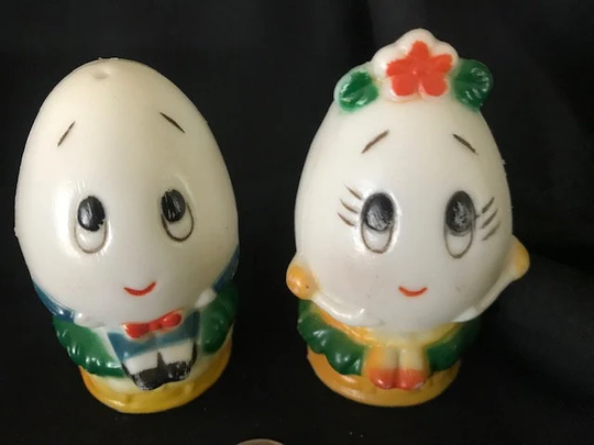 Vintage Plastic Egg Mr & Mrs Humpty Dumpty Salt & Pepper Shakers