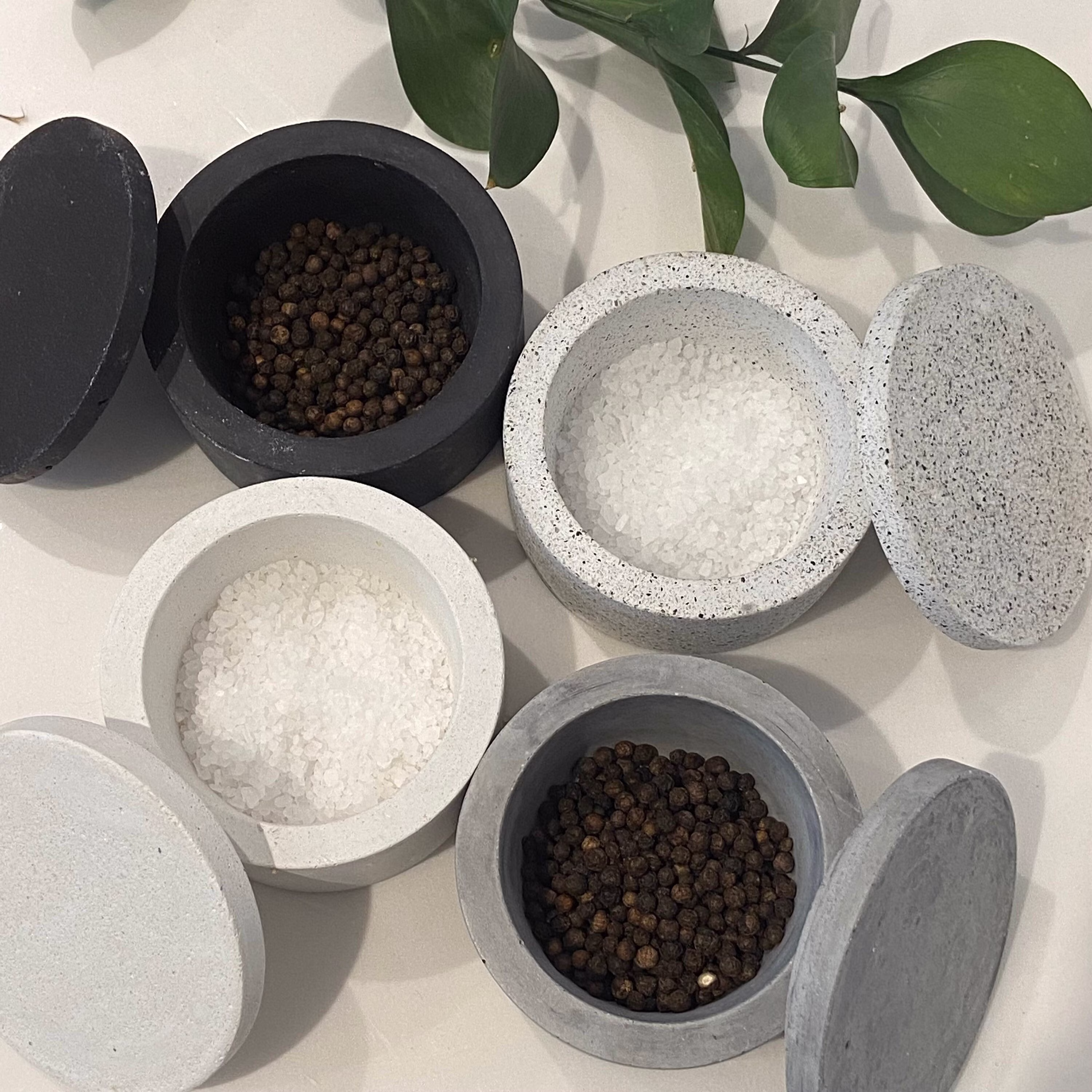 Concrete Salt & Pepper Pinch Pot // Salt Pig, Cellar, Trinket Pot, Kitchen Storage, Concrete, Scandi Design, Minimalist