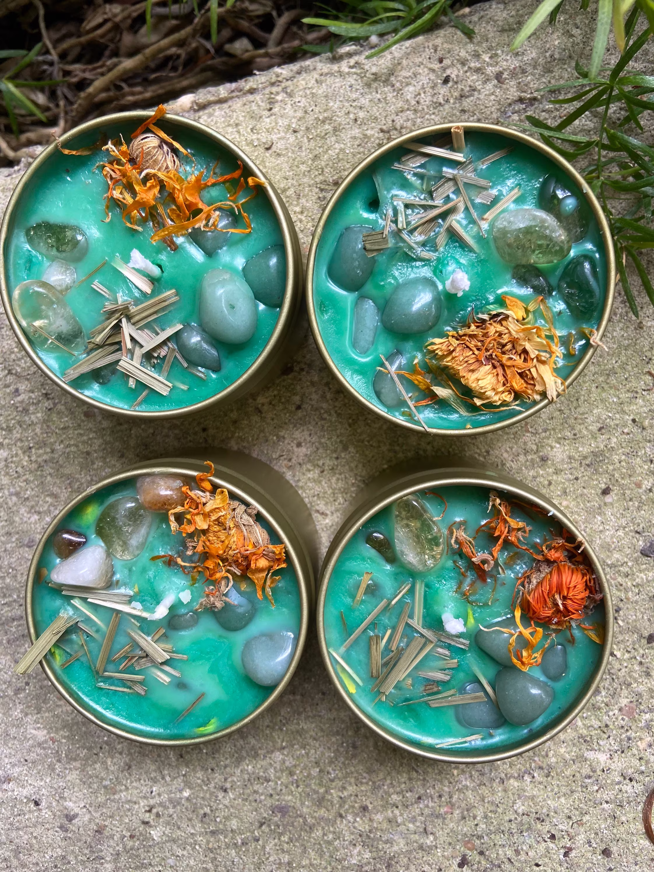 Money & Abundance Frankincense Scented Manifestation Candle - Citrine, Green Aventurine, Lemon Grass, Marigold/Wealth Spell