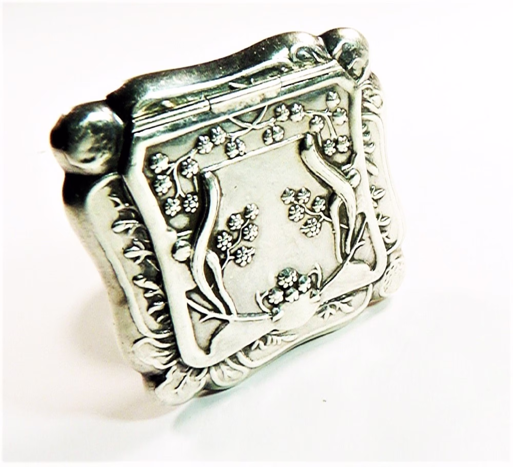 Something Old Gift Fully Hallmarked Sterling Silver Trinket Box Early Powder Compact 1915