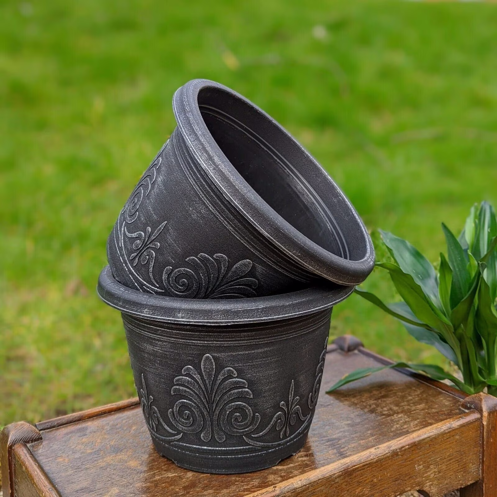 Set Of 2 3.6Lsilver Grey Plastic Plant Pot 22cm Metallic Round Planter Cover