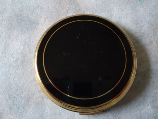 Vintage Stratton Black Lid Powder Compact Brass Casing Engraved Embossed Base Vanity Case