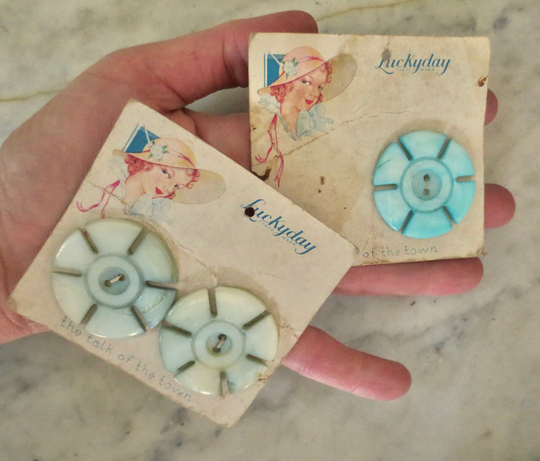 1930S Big Powder Blue Buttons Mother Of Pearl Nos On Original Card Luckyday