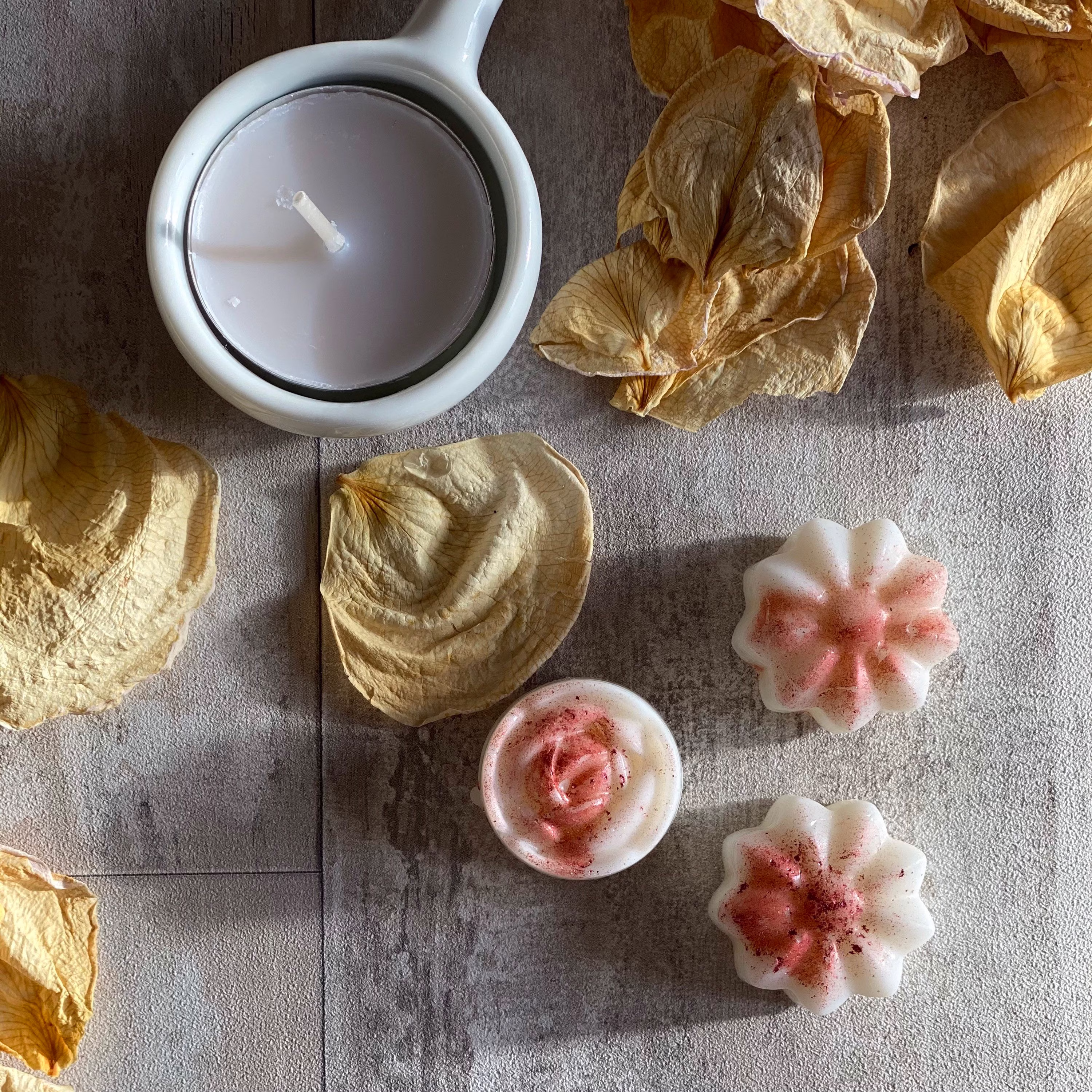 Tea Rose & Bergamot - Wax Melts With Botanicals