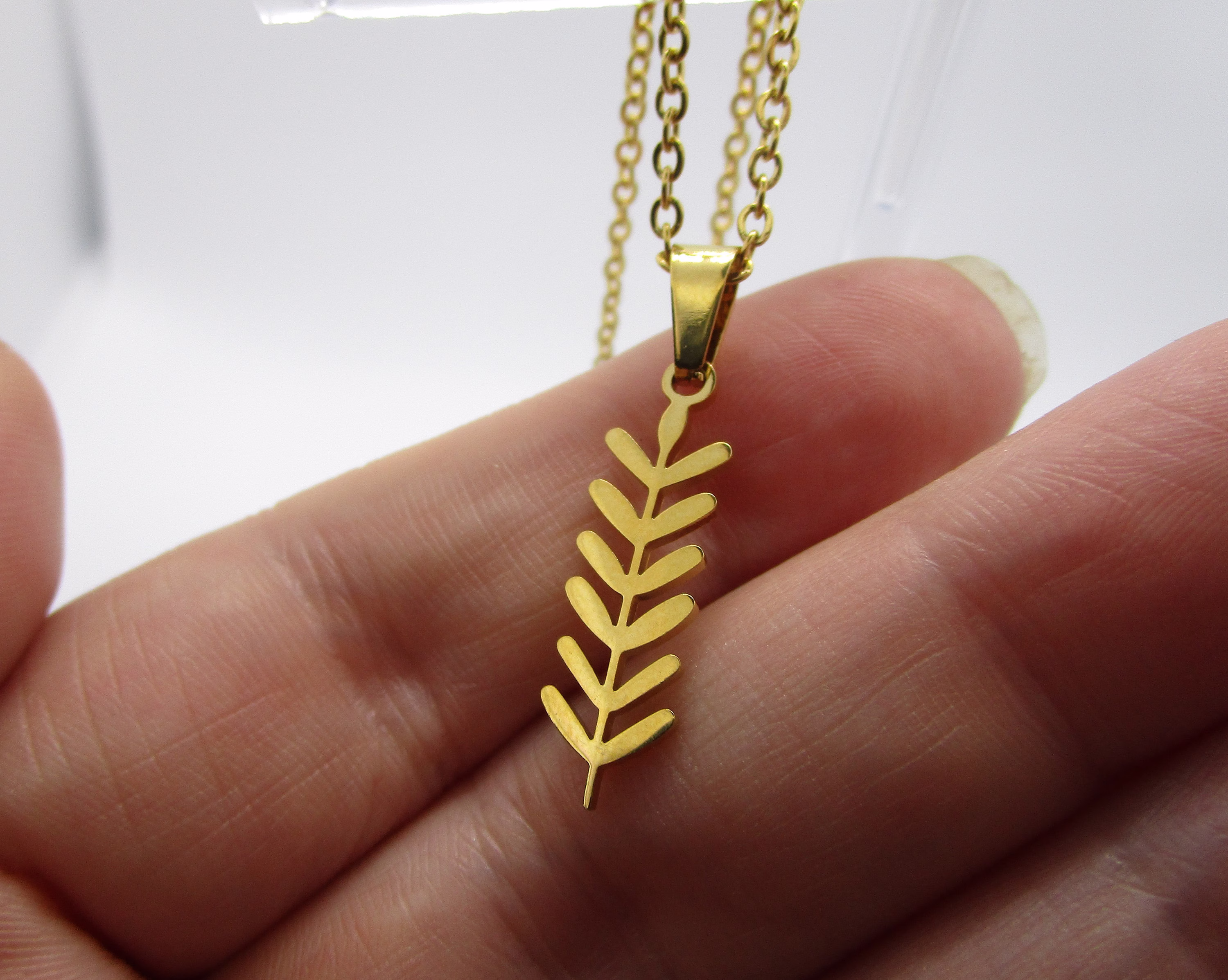 Dainty Gold Leaf Handmade Necklace - Golden Stainless Steel