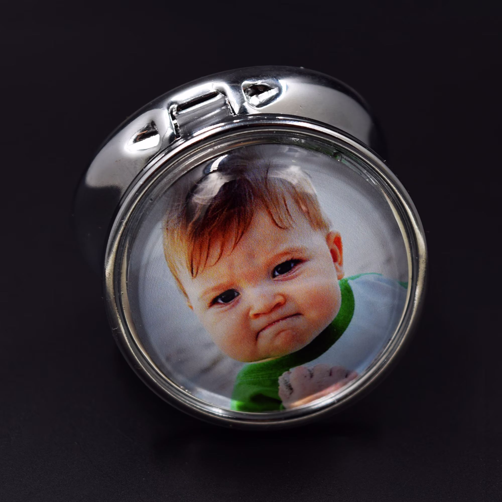 New Year Gift Personality Metal Round Pill Box Medicine Organizer Travel Case Storage Holder Photo Crystal, Custom Gift, Family
