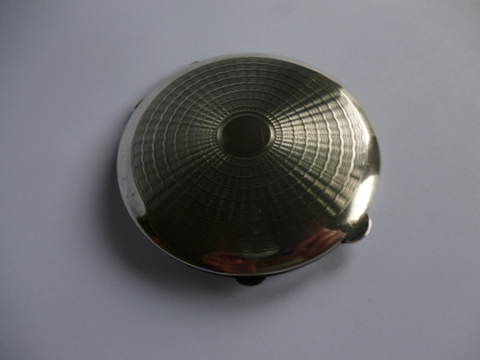 Beautiful Vintage 1940S English R.d. & Co Sterling Silver Engine Turned Round Powder Compact